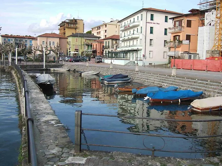 Casa Vacanze Porto Valtravaglia Lago Maggiore Holiday home