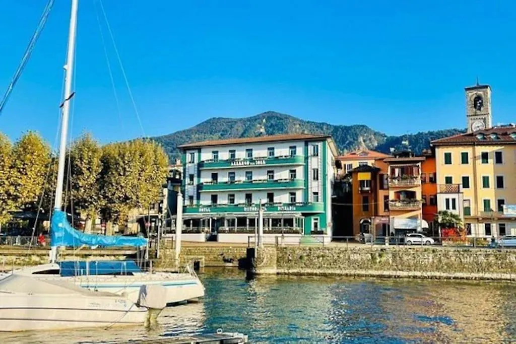 Casa Vacanze Porto Valtravaglia Lago Maggiore 0*,  Italy